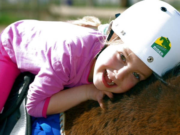 不只是騎馬遊戲More Than Horseplay(標題圖檔)